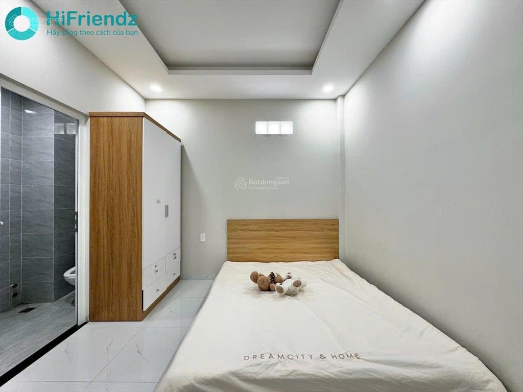 Studio full kính ngay đh nguyễn tất thành q12