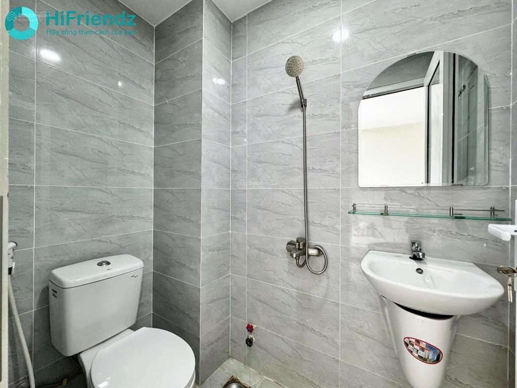 Studio full kính ngay đh nguyễn tất thành q12