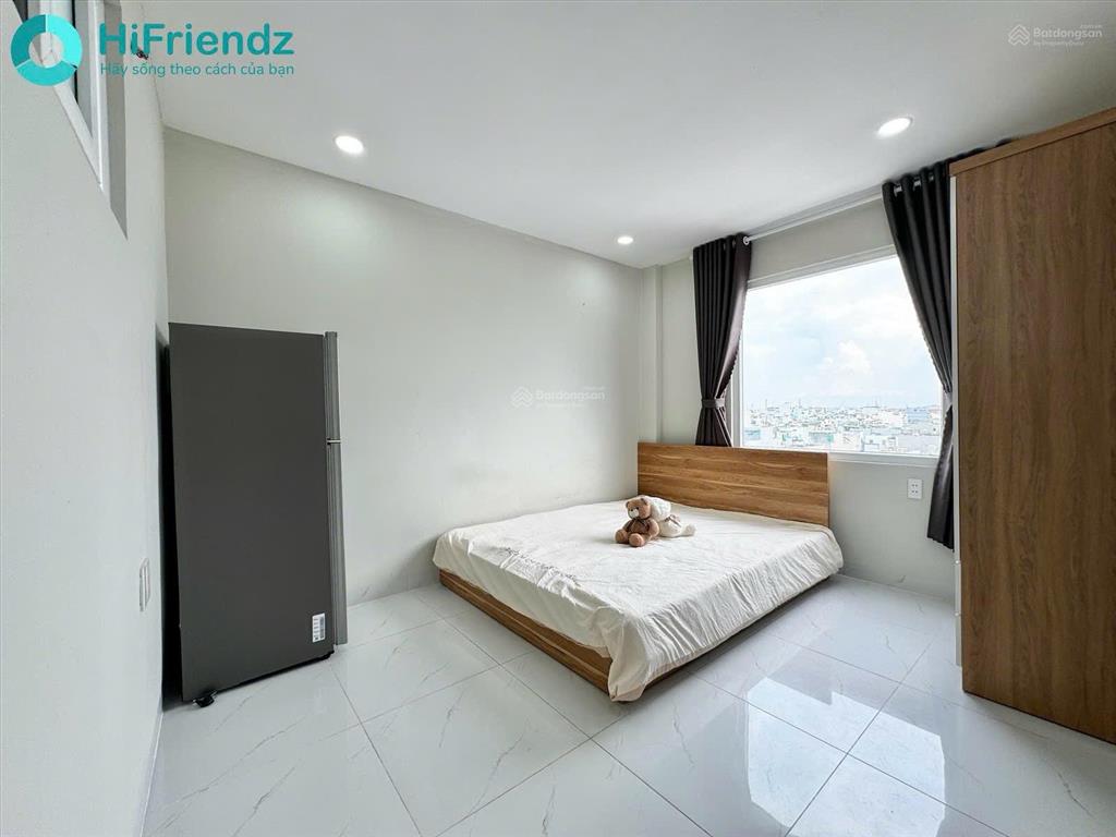 Studio full kính ngay đh nguyễn tất thành q12