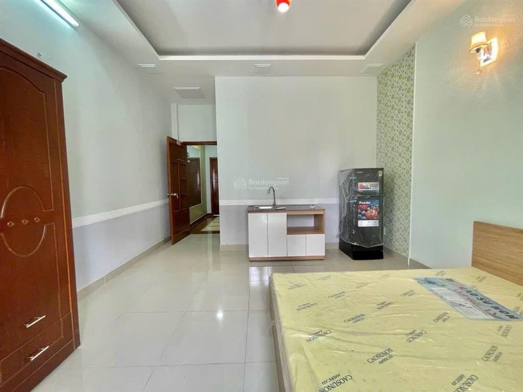 Studio ban công ngay đại học nguyễn tất thành q12