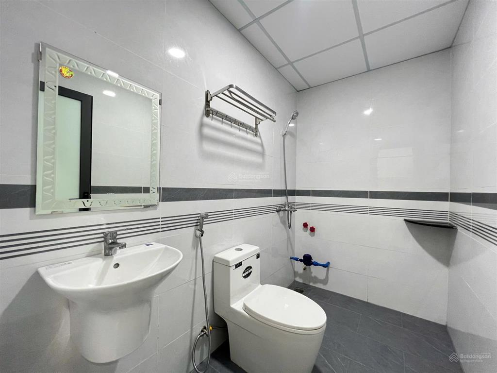 Studio ban công 40m2 ngay đh ntt q12