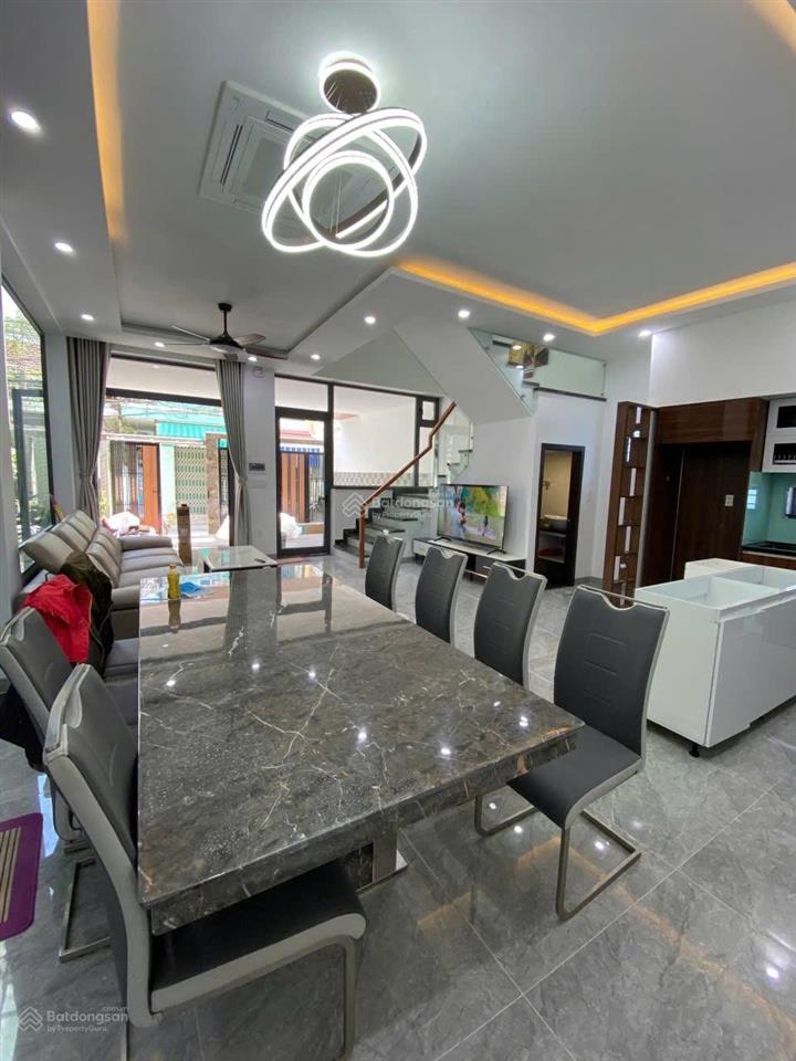 Bán nhanh góc 2 mặt tiền trung tâm thành phố đà nẵng cách biển nguyễn tất thành chỉ vài trăm mét