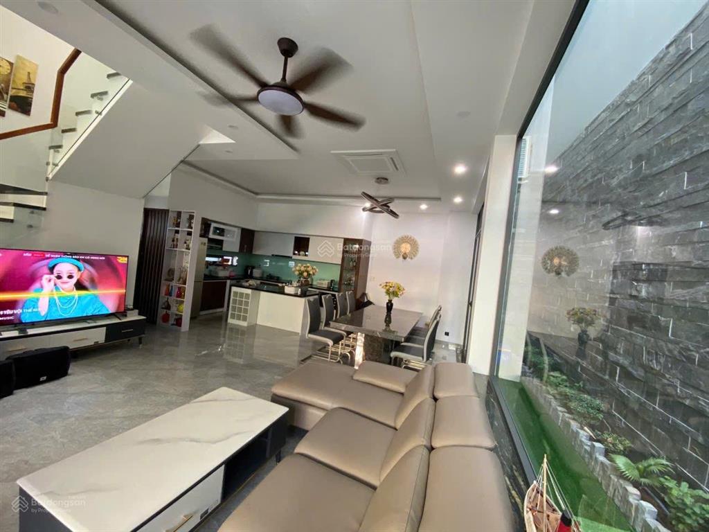 Bán nhanh góc 2 mặt tiền trung tâm thành phố đà nẵng cách biển nguyễn tất thành chỉ vài trăm mét