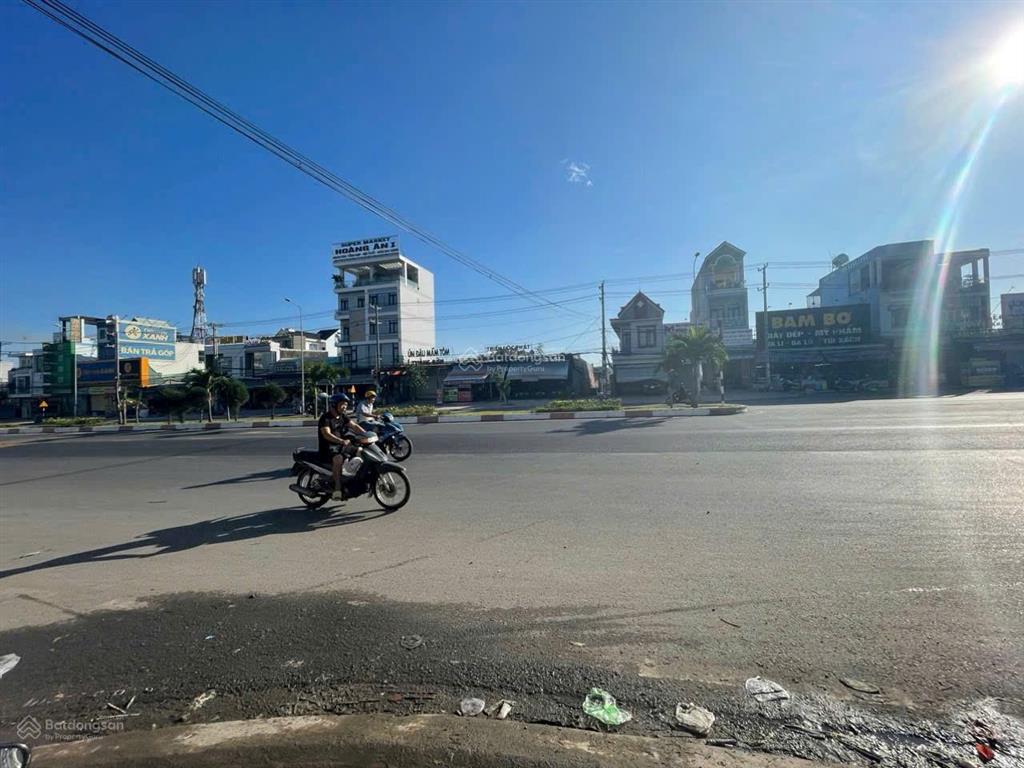 Chủ kẹt tiền gửi bán nền góc hẻm thông xe hơi tránh nhau cách đường trần phú 150m