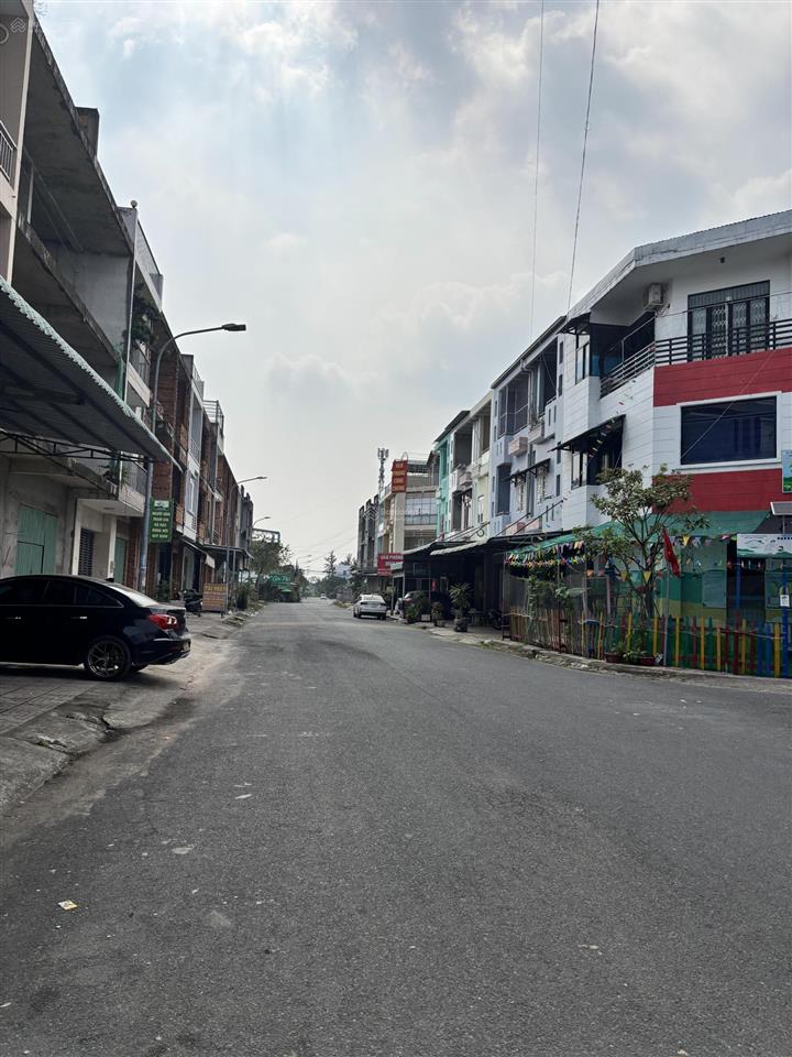 Chủ kẹt tiền gửi bán nhà mặt tiền đường d3 kinh doanh được ngay