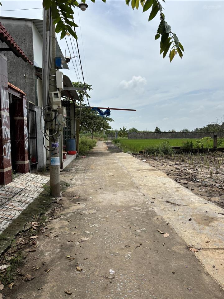 Cần bán lô đất thổ cư đường xe hơi view rạch lớn ngay cạnh dự án sen viet 212ha