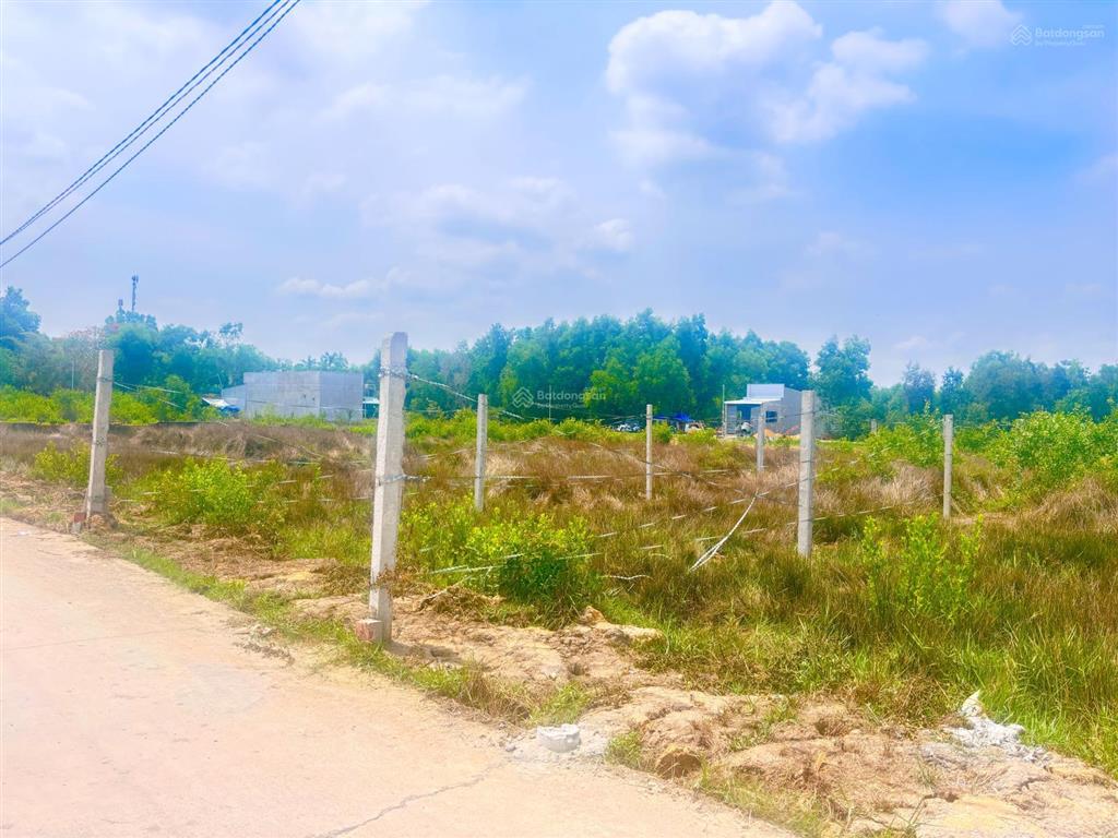 Bán nhanh nền 210m2 thổ cư 100% để chia tài sản