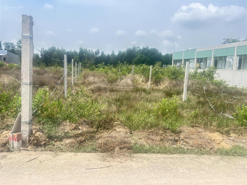 Bán nhanh nền 210m2 thổ cư 100% để chia tài sản