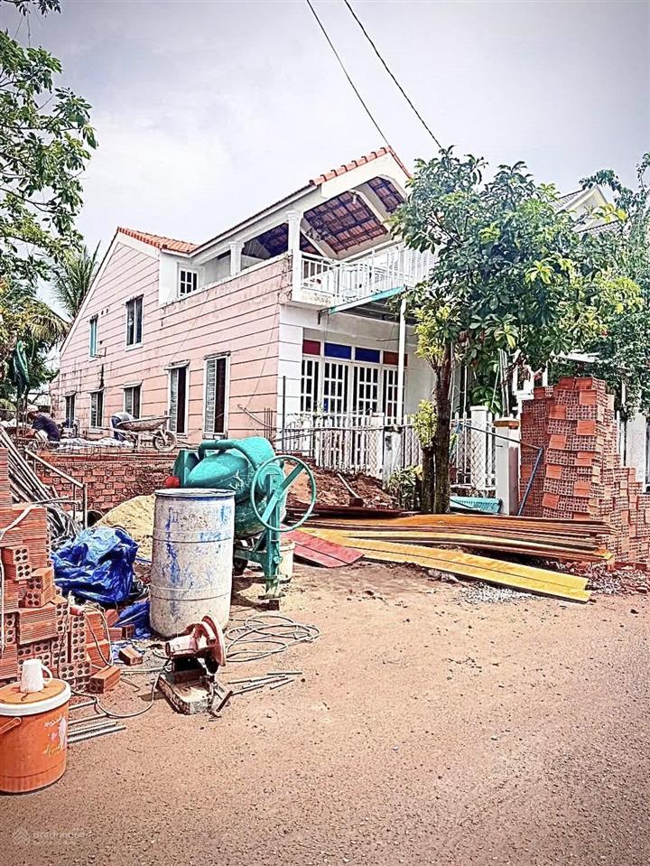 Cần bán nhà 1 trệt, 1 lầu hoàn công đầy đủ diện tích 168m2 giá 3,7 tỷ