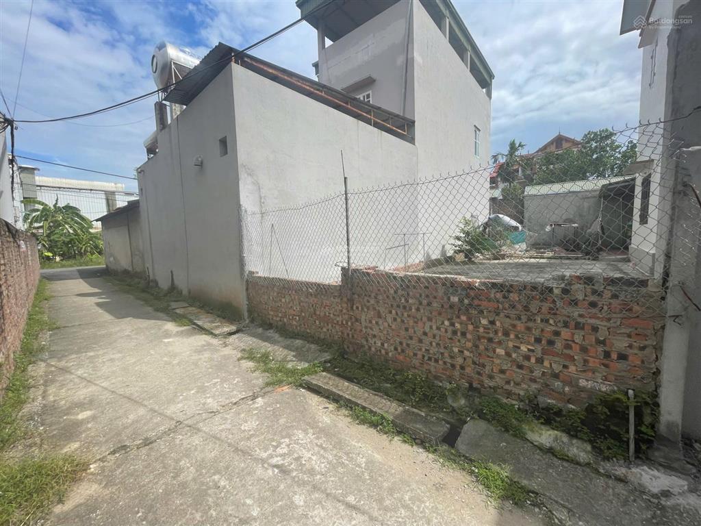 Chủ hạ giá sốc 88,5m hoàng dương mai đình  ngõ thông  1 nhà ra trục chính.