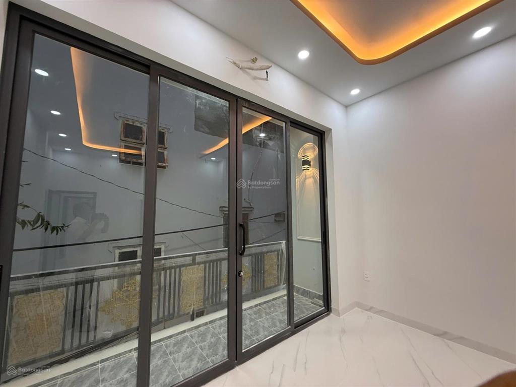 Bán gấp nhà mới ở liền 4,2x15 trệt lầu đúc