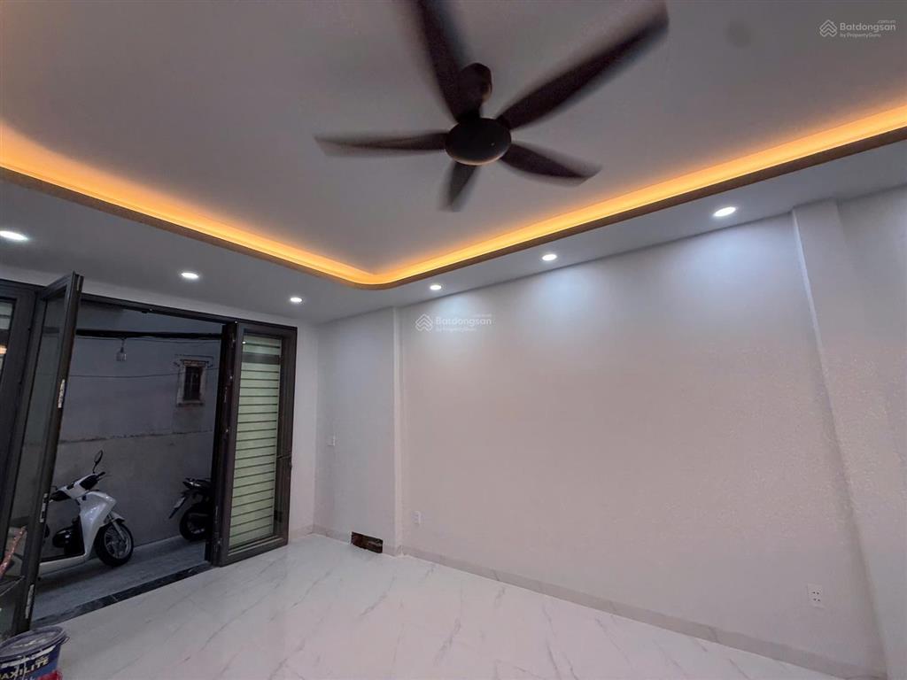 Bán gấp nhà mới ở liền 4,2x15 trệt lầu đúc