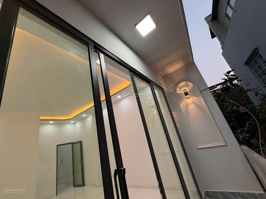 Bán gấp nhà mới ở liền 4,2x15 trệt lầu đúc