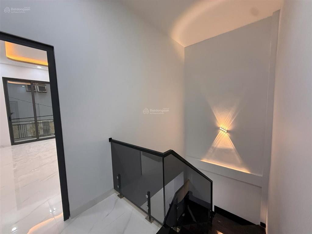 Bán gấp nhà mới ở liền 4,2x15 trệt lầu đúc