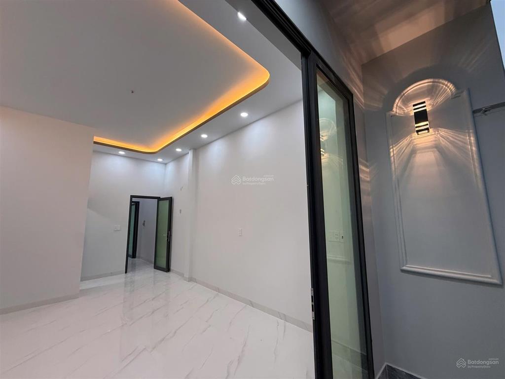 Bán gấp nhà mới ở liền 4,2x15 trệt lầu đúc
