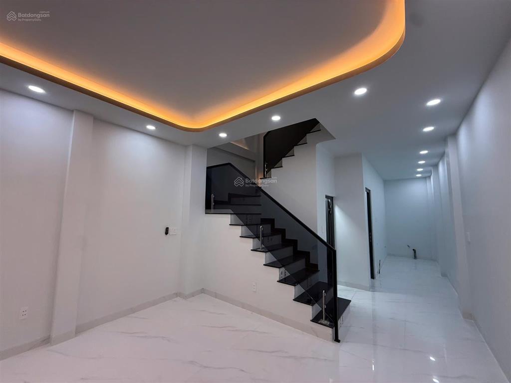 Bán gấp nhà mới ở liền 4,2x15 trệt lầu đúc