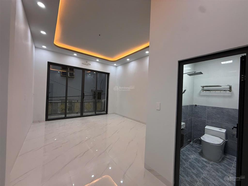 Bán gấp nhà mới ở liền 4,2x15 trệt lầu đúc