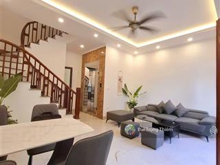 Bán nhà 6 tầng thang máy 46m2 full nội thất ô tô đỗ cổng gần aeon mall long biên