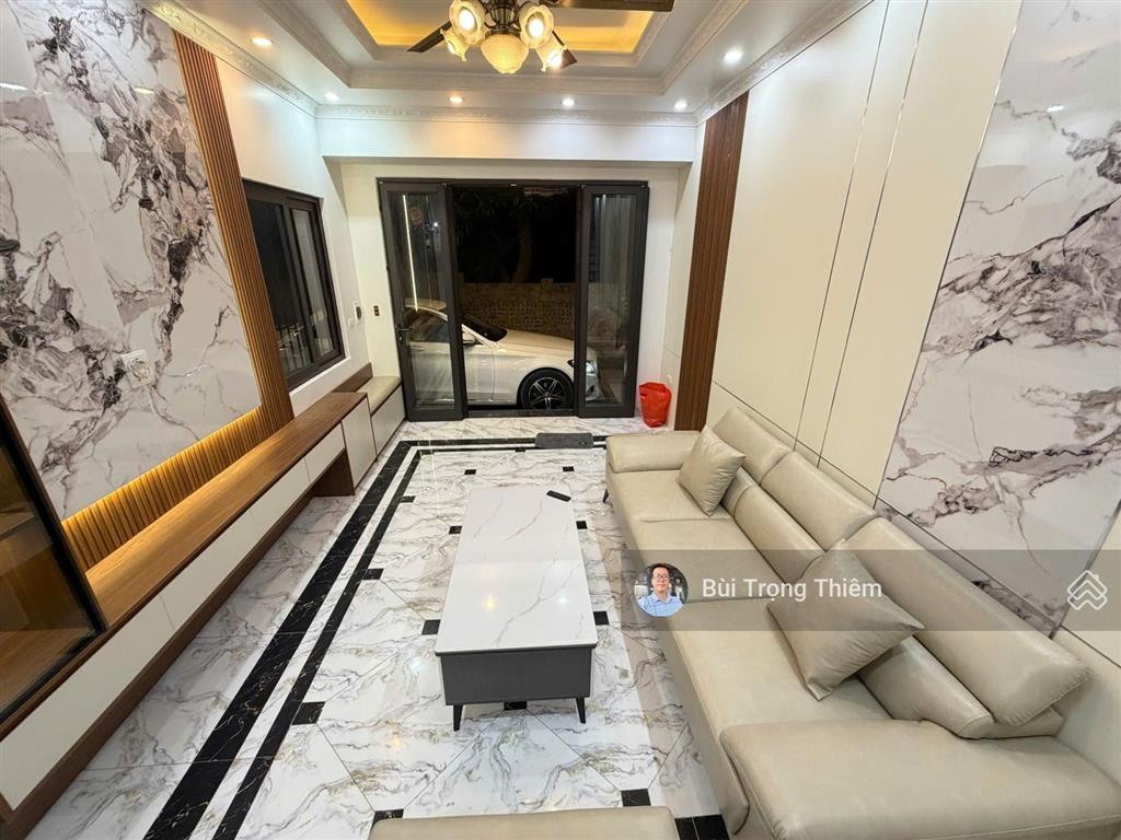 Bán nhà đẹp ngõ 68 nguyễn văn linh 4 tầng 52m ôtô đỗ cửa 3 mặt thoáng nội thất hiện đại