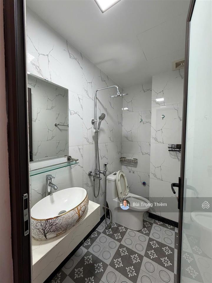 Bán nhà đẹp ngõ 68 nguyễn văn linh 4 tầng 52m ôtô đỗ cửa 3 mặt thoáng nội thất hiện đại