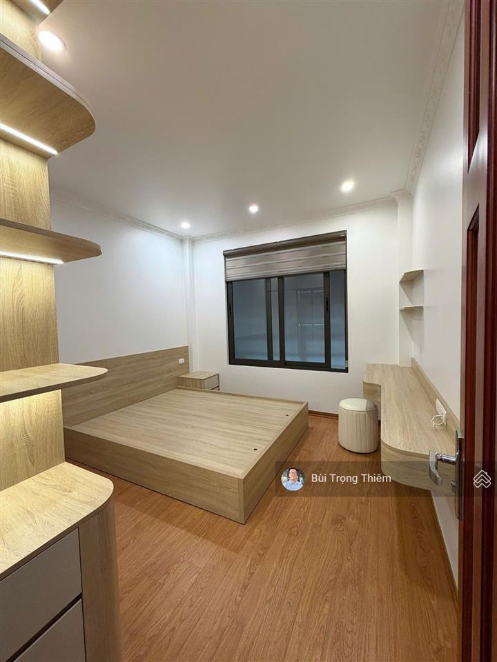 Bán nhà đẹp ngõ 68 nguyễn văn linh 4 tầng 52m ôtô đỗ cửa 3 mặt thoáng nội thất hiện đại