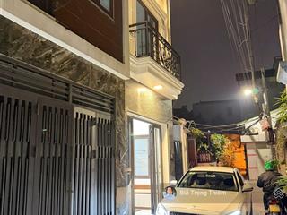 Bán nhà đẹp ngõ 68 nguyễn văn linh 4 tầng 52m ôtô đỗ cửa 3 mặt thoáng nội thất hiện đại