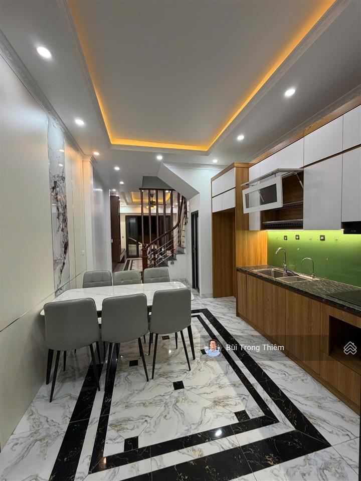 Bán nhà đẹp ngõ 68 nguyễn văn linh 4 tầng 52m ôtô đỗ cửa 3 mặt thoáng nội thất hiện đại