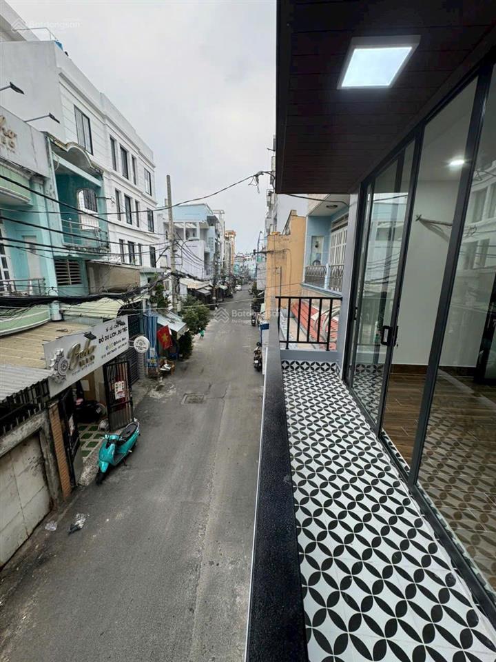 Bán nhà âu cơ q11, mt nội bộ 8m gần lê đại hành, 3 tầng, 30m², 4pn, giảm còn 6.68 tỷ.  0876 410 ***