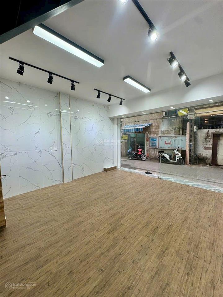 Bán nhà âu cơ q11, mt nội bộ 8m gần lê đại hành, 3 tầng, 30m², 4pn, giảm còn 6.68 tỷ.  0876 410 ***