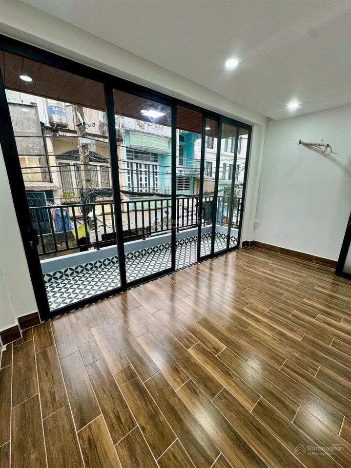 Bán nhà âu cơ q11, mt nội bộ 8m gần lê đại hành, 3 tầng, 30m², 4pn, giảm còn 6.68 tỷ.  0876 410 ***