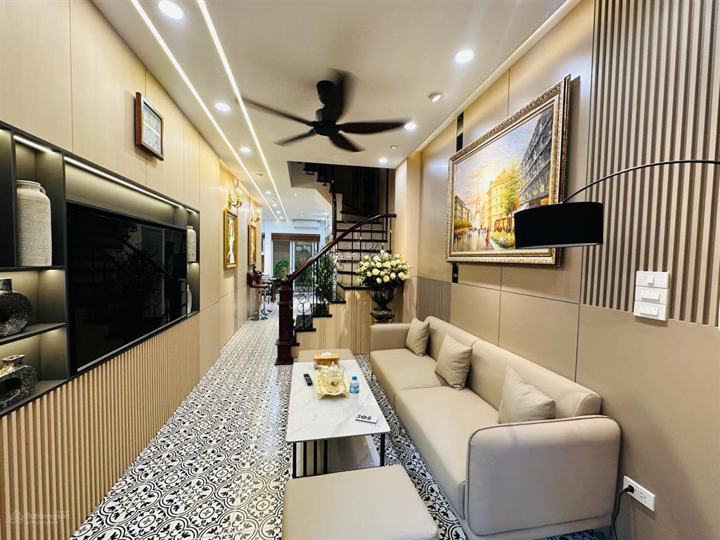 Nhà đẹp phố cổ hai bà ở kết hợp cho tây thuê 75m2 5 tầng thang máy sổ đỏ ko quy hoạch 18,9 tỷ