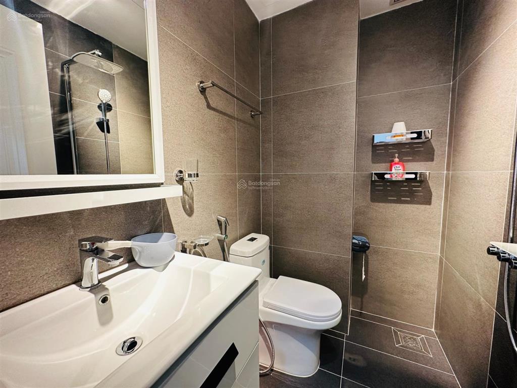 Nhà đẹp phố cổ hai bà ở kết hợp cho tây thuê 75m2 5 tầng thang máy sổ đỏ ko quy hoạch 18,9 tỷ