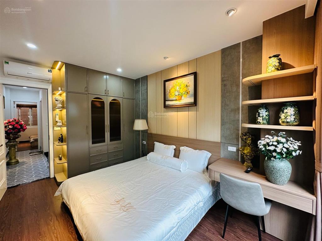 Nhà đẹp phố cổ hai bà ở kết hợp cho tây thuê 75m2 5 tầng thang máy sổ đỏ ko quy hoạch 18,9 tỷ