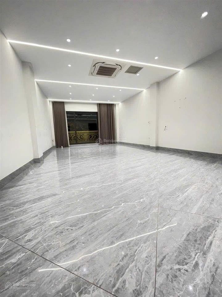 Tòa văn phòng mặt phố bờ sông sét kim đồng xây mới vỉa hè rộng 60m 7tầng thang máy mt4,5m hơn 25 tỷ