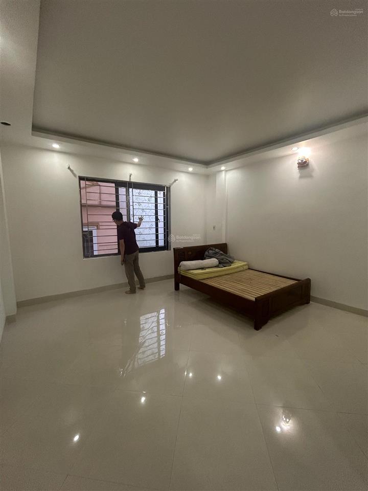 Nhà dân kim giang đại kim ngay trường ngôi sao 35m, 5 tầng, mt 4,5m, hai thoáng ở sướng hơn 6 tỷ