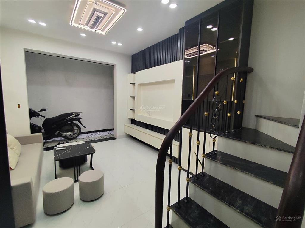 Nhà minh khai hai bà trưng mới fun nội thất 25m 5 tầng mt3,5m gần phố ở ngay chỉ 5,6 tỷ có tl