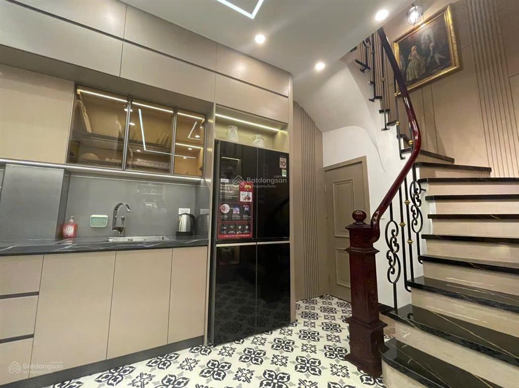 Nhà đẹp bạch mai hai bà trưng 40m 5 tầng 4pn full nội thất ở ngay gần phố hơn 11 tỷ sổ đỏ riêng