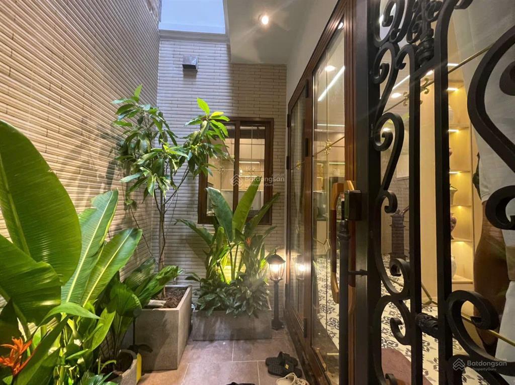 Nhà đẹp bạch mai hai bà trưng 40m 5 tầng 4pn full nội thất ở ngay gần phố hơn 11 tỷ sổ đỏ riêng
