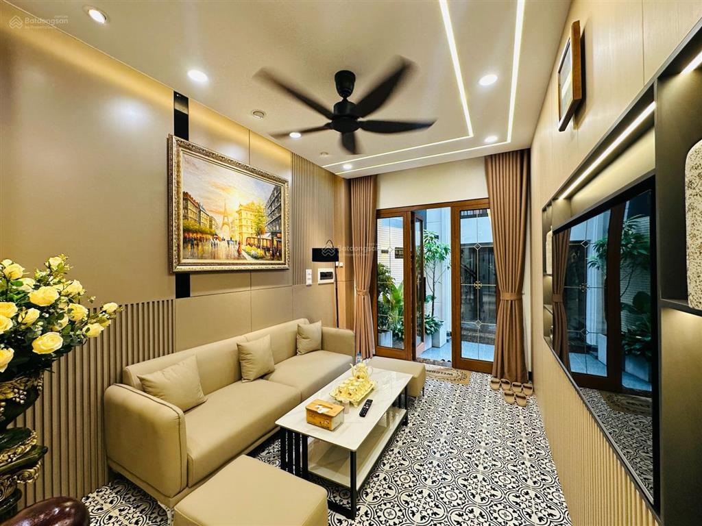 Nhà đẹp phố cổ hai bà trưng phố lò đúc 75m2 4tầng thang máy 6pkk ở kết hợp cho thuê mới hơn 18 tỷ