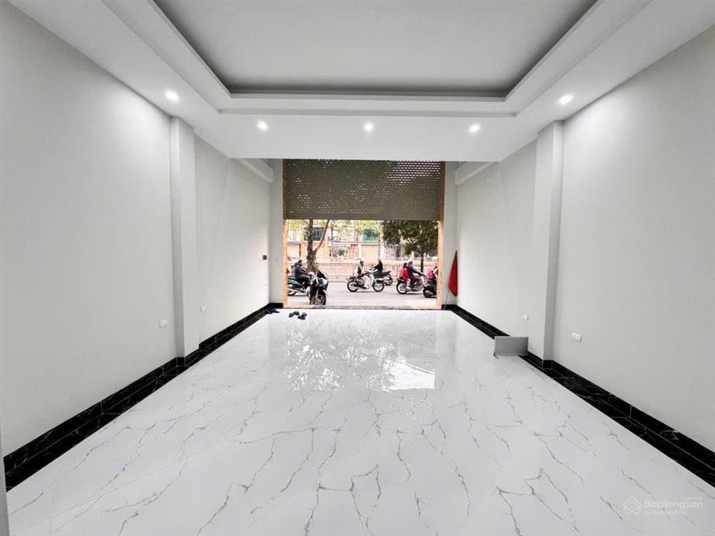 Bán nhanh nhà định công 50m 7 tầng thang máy mt4m ô tô vào nhà, nhà xây mới đất lành ko qh 15,2 tỷ