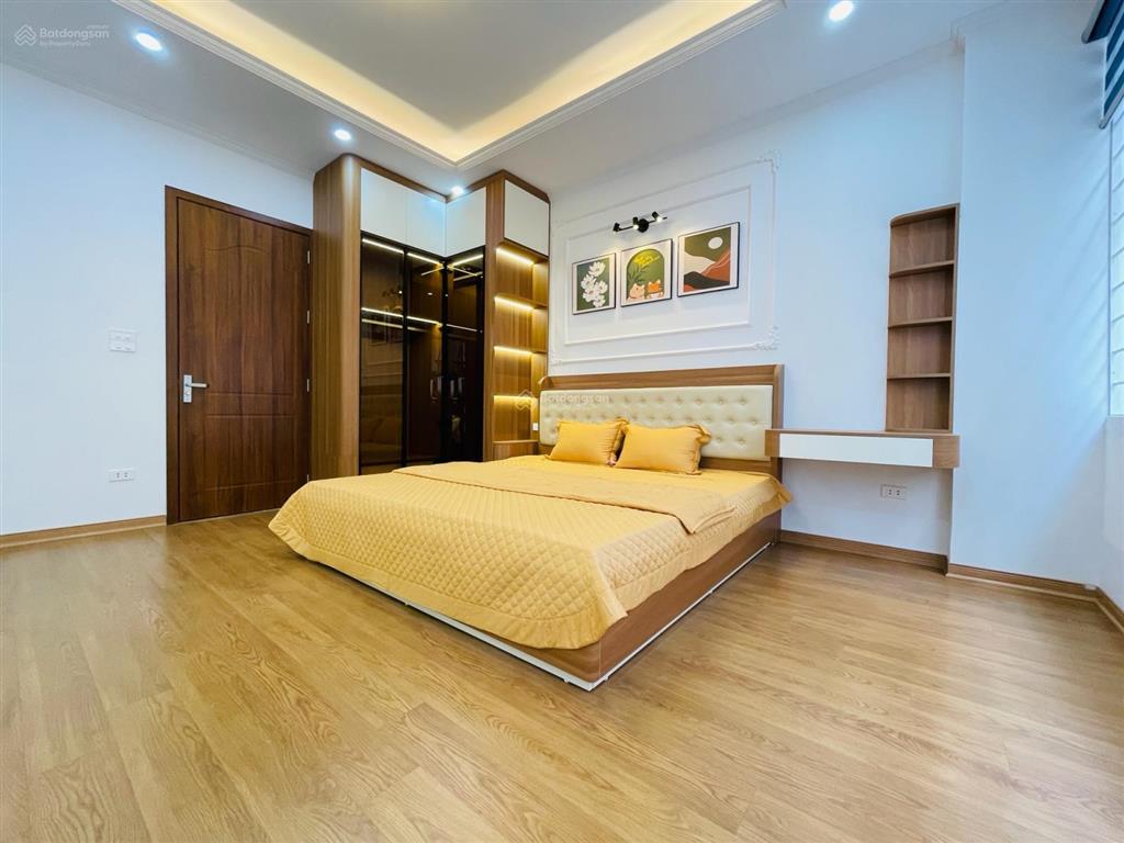 Bán nhanh nhà định công 6 tầng thang máy mt6m 15m ra ô tô tránh gần phố chỉ hơn 9 tỷ sổ riêng ko qh