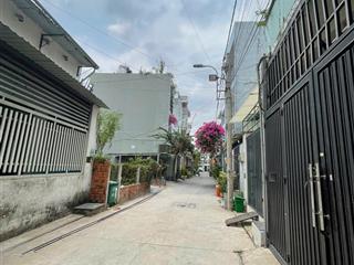 Nhà 2 tầng đường 11 trường thọ sát bên ga metro bình thái hoàn công đủ chỉ 5,5 tỷ còn bớt