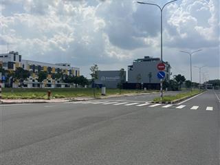 Bán đất ngay chợ bến cát. diện tích 5x20m thổ cư 100m2. giá 1 tỷ