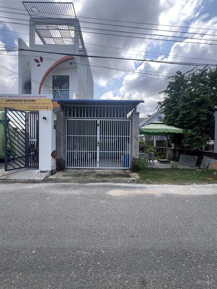 Bán nhà ngay trường tiểu học định hoà 2. giá 2tỷ100