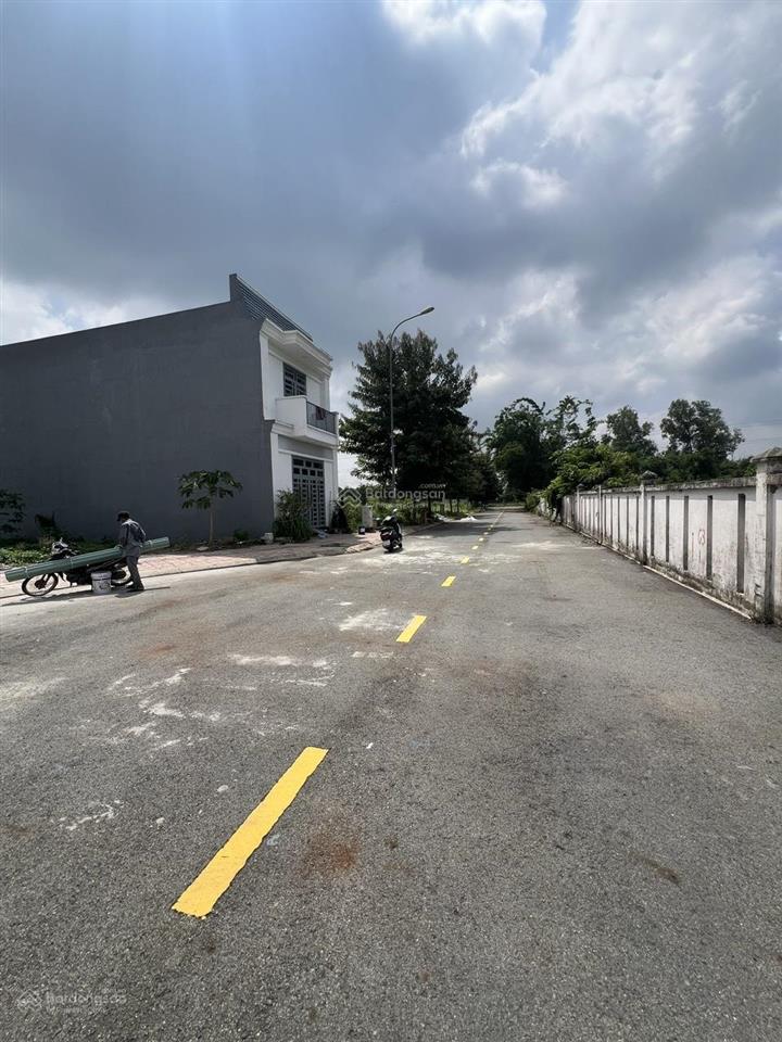 Bán nhà 1 trệt 1 lầu ngay an điền, bến cát. diện tích 100m2 có 100m2 thổ cư. giá 1ty950. sổ sẵn