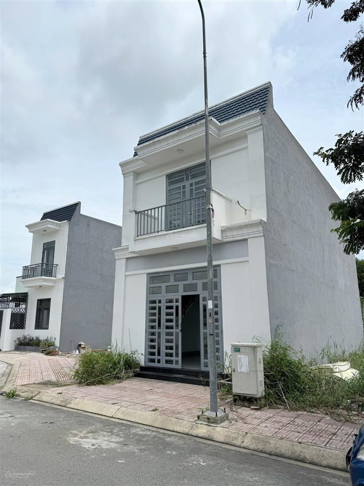 Bán nhà 1 trệt 1 lầu ngay an điền, bến cát. diện tích 100m2 có 100m2 thổ cư. giá 1ty950. sổ sẵn