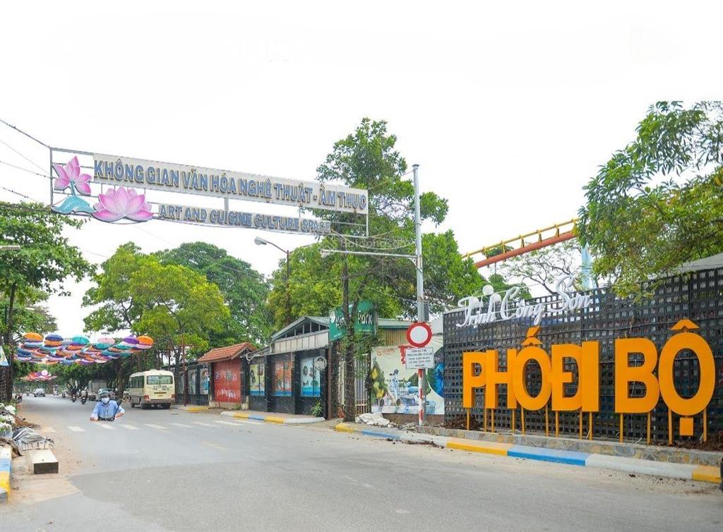 Tây hồ trung tâm ẩm thực tây hồ 55m 8 tầng chỉ 29,8 tỷ
không phải căn nào ở tây hồ