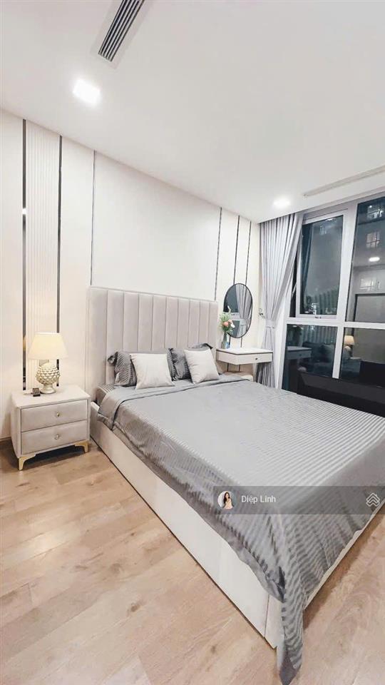 Chính chủ cho thuê gấp căn hộ diện tích 90m2 full nội thất decor giá 19.8 tr/th.  0775 219 ***