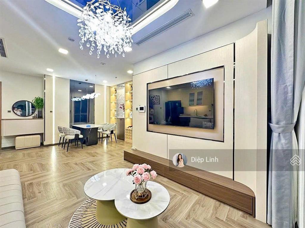 Chính chủ cho thuê gấp căn hộ diện tích 90m2 full nội thất decor giá 19.8 tr/th.  0775 219 ***