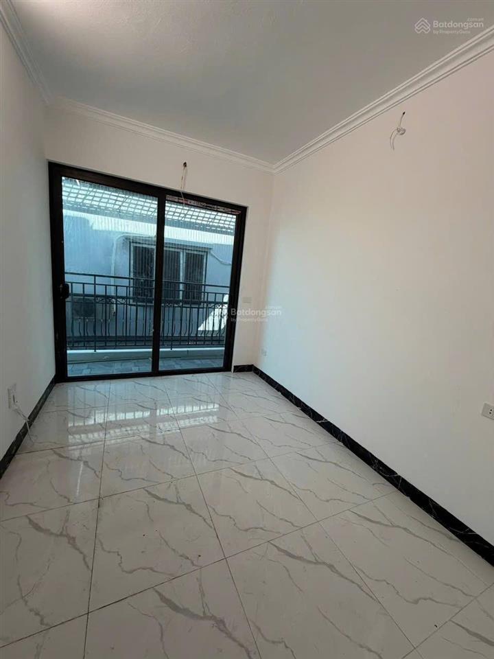 Nhà đẹp âu cơ  47m2  3 tầng  mt 5m giá chào hơn 1 tỷ tây hồ